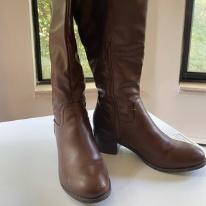 Maurice’s brown knee high boot size 9